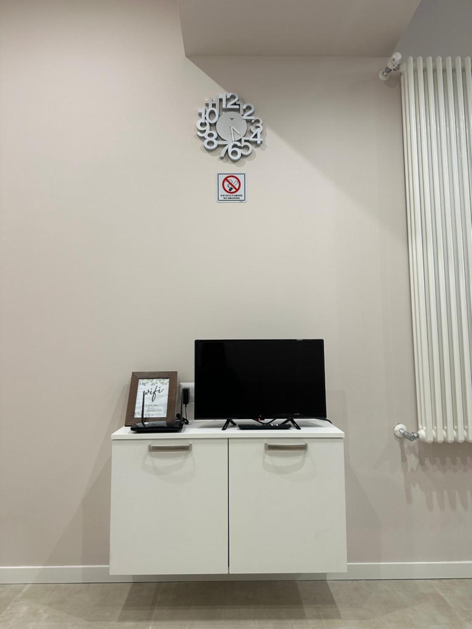 Monolocale Piazza Gambara M1 Apartment Milan Bagian luar foto