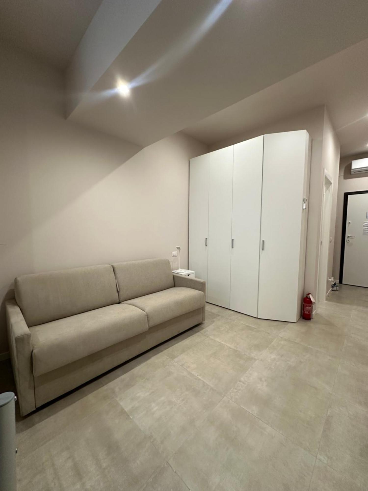 Monolocale Piazza Gambara M1 Apartment Milan Bagian luar foto