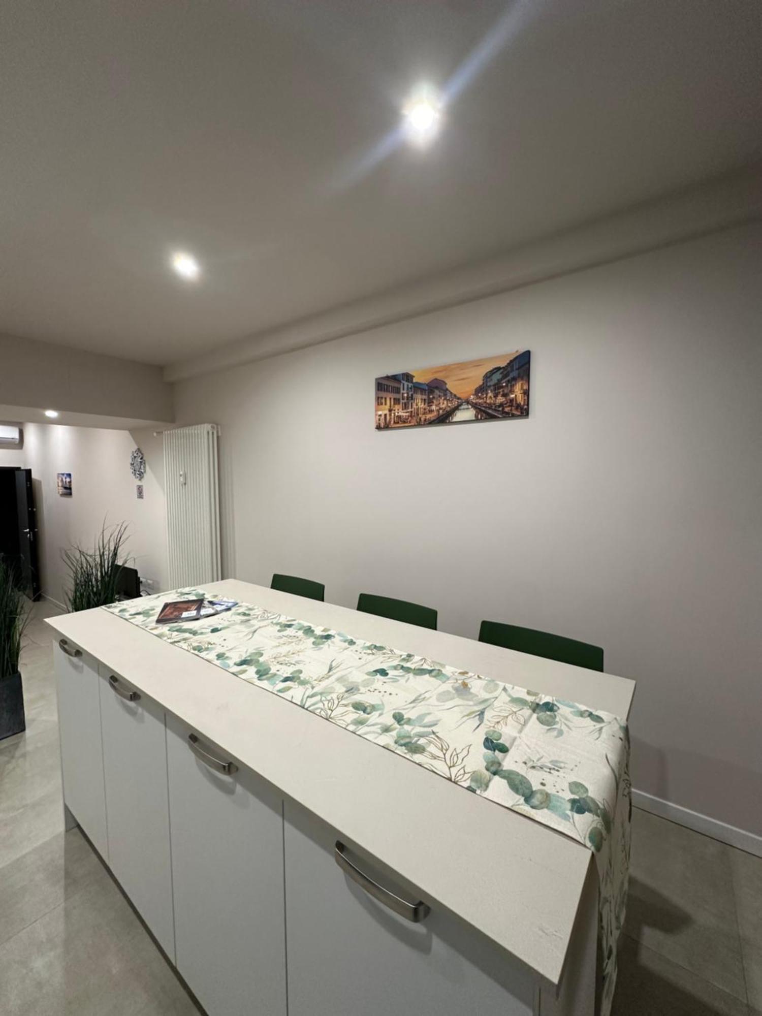 Monolocale Piazza Gambara M1 Apartment Milan Bagian luar foto