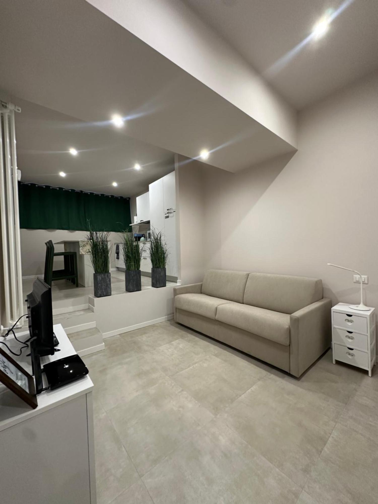 Monolocale Piazza Gambara M1 Apartment Milan Bagian luar foto