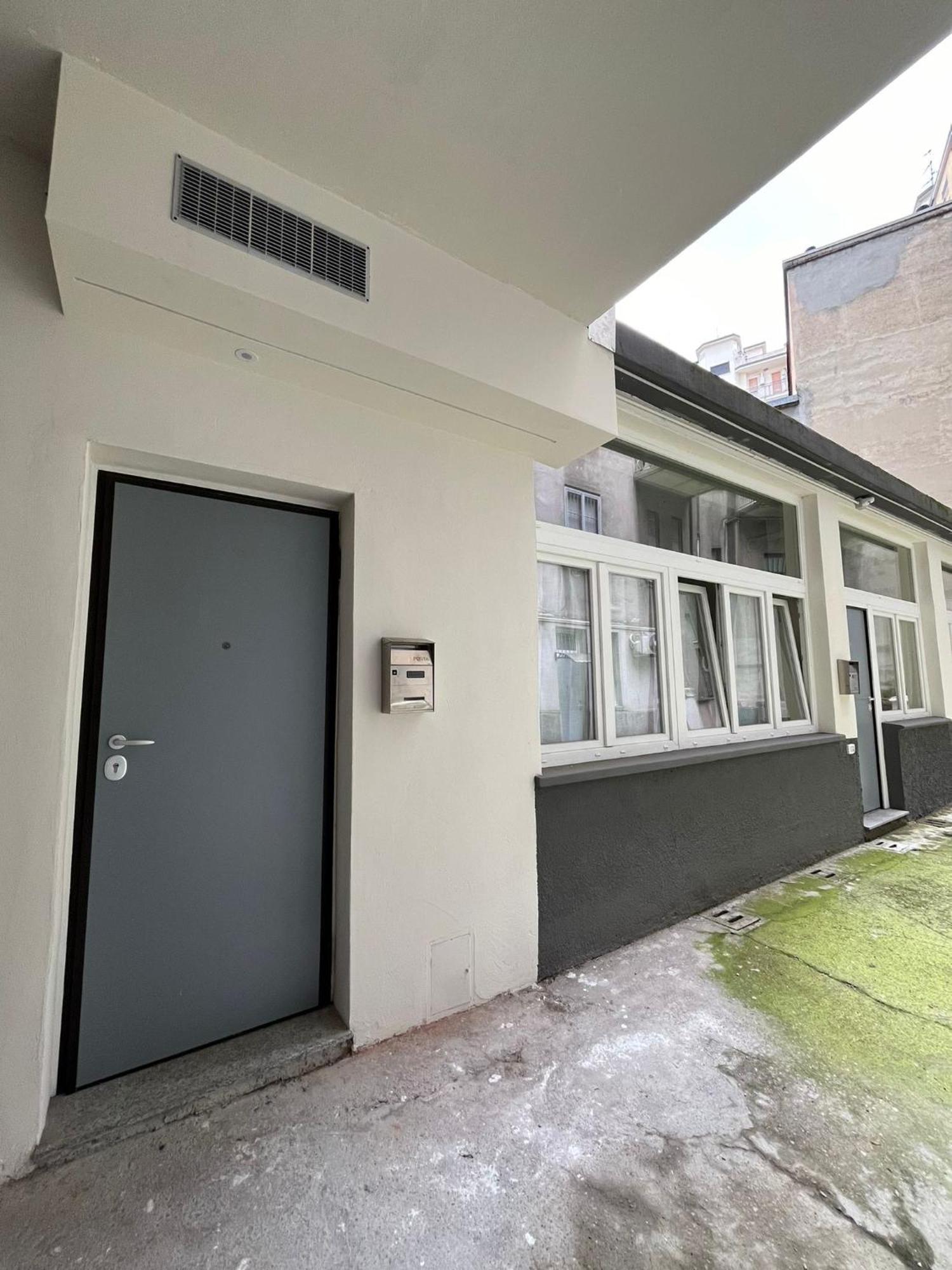 Monolocale Piazza Gambara M1 Apartment Milan Bagian luar foto