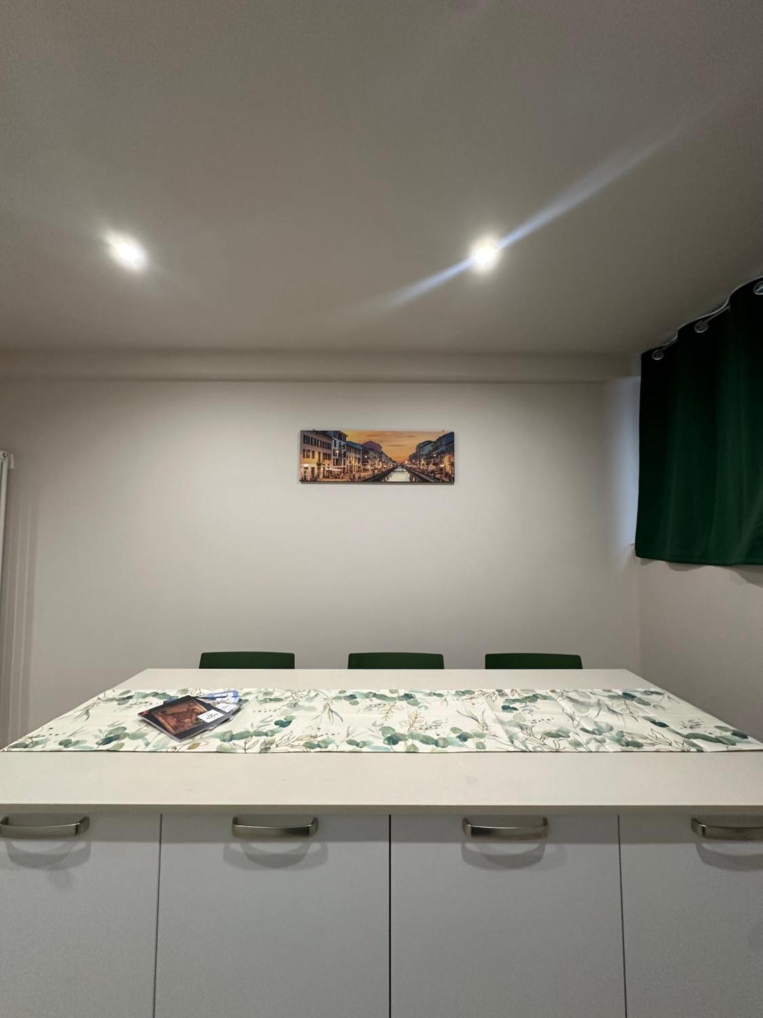 Monolocale Piazza Gambara M1 Apartment Milan Bagian luar foto